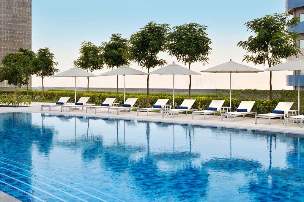 Address Dubai Mall Fasilitas foto The swimming pool at the hotel