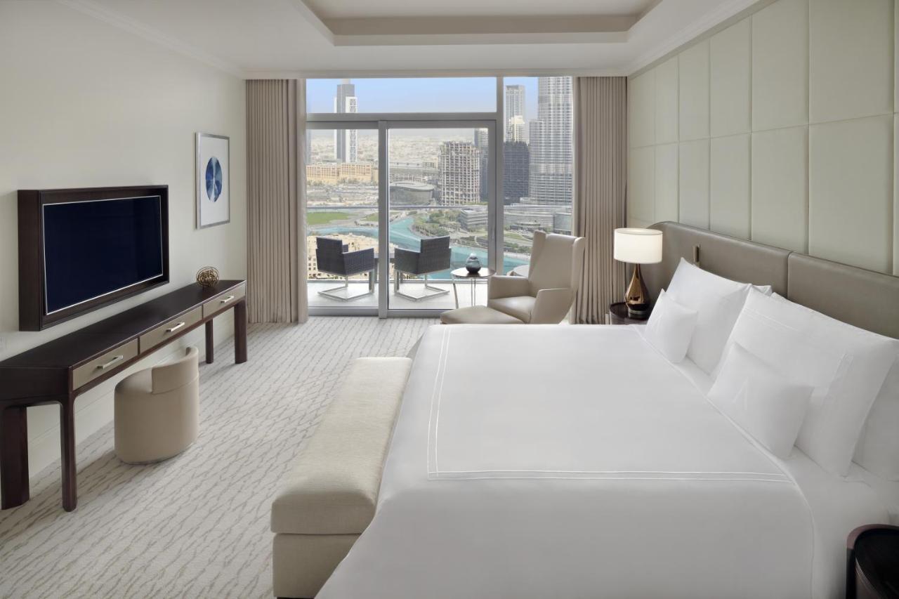 Address Dubai Mall Bagian luar foto A bedroom at the hotel